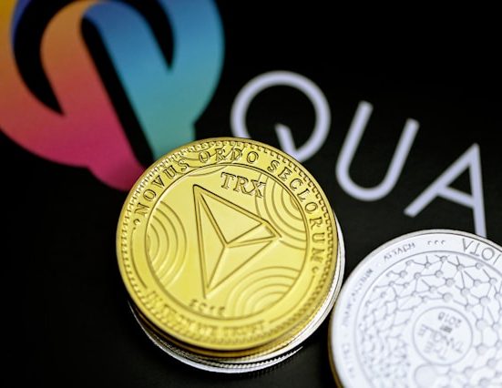 TRON DAO is making a much bigger bet on artificial intelligence. The group has raised its AI fund from $100 million to $1 billion, and the goal is clear: help build the infrastructure for the agentic economy, where AI agents can move money, verify identity, and make decisions with less human help.