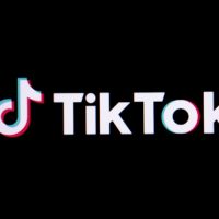 TikTok is making its ad system more aggressive, more visible, and a little harder to ignore. In simple terms, the platform is giving brands better ways to show up right when users open the app or when attention is already high. That is the core idea behind this wave of TikTok ad formats, and it explains why marketers will care so much about it.